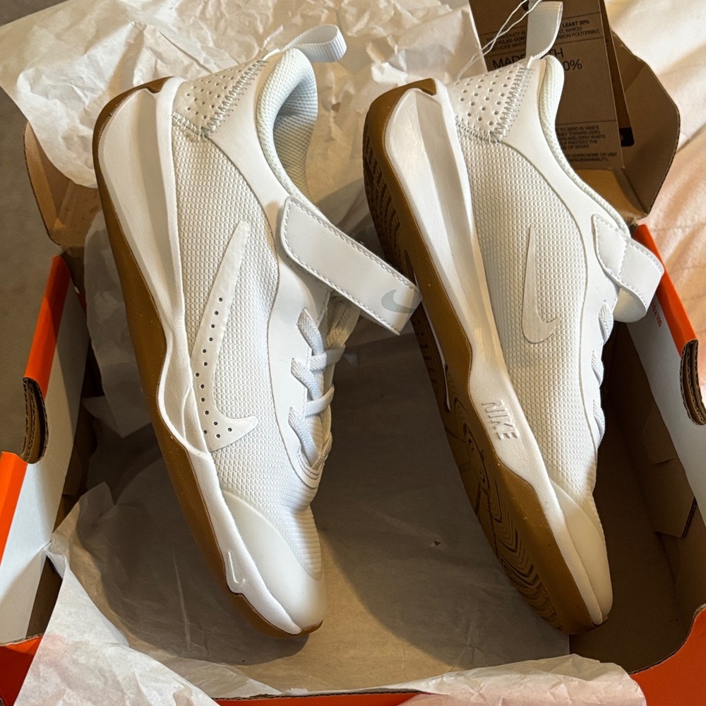 Nike basketball shoes youth 3